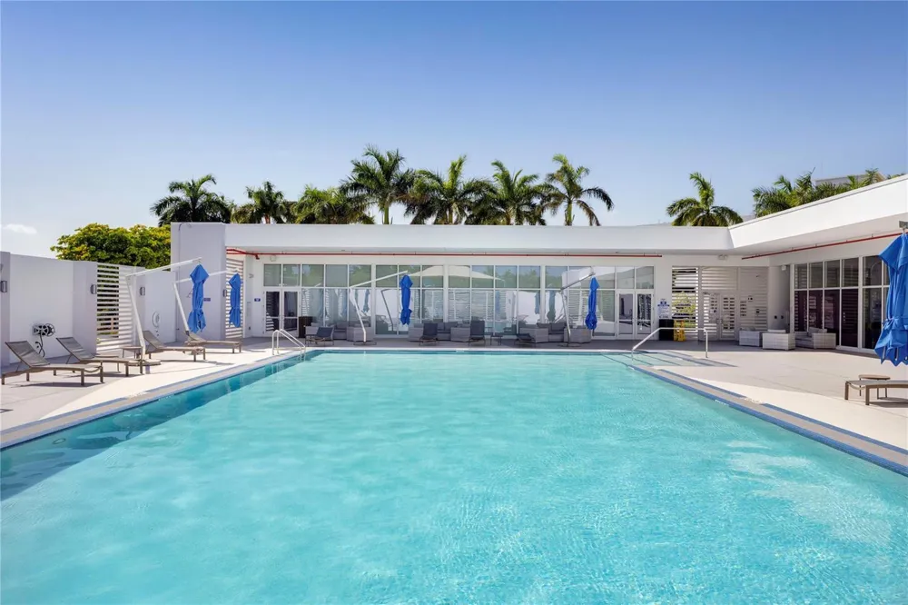 14951 Royal Oaks Lane #1109 North Miami, FL 33181