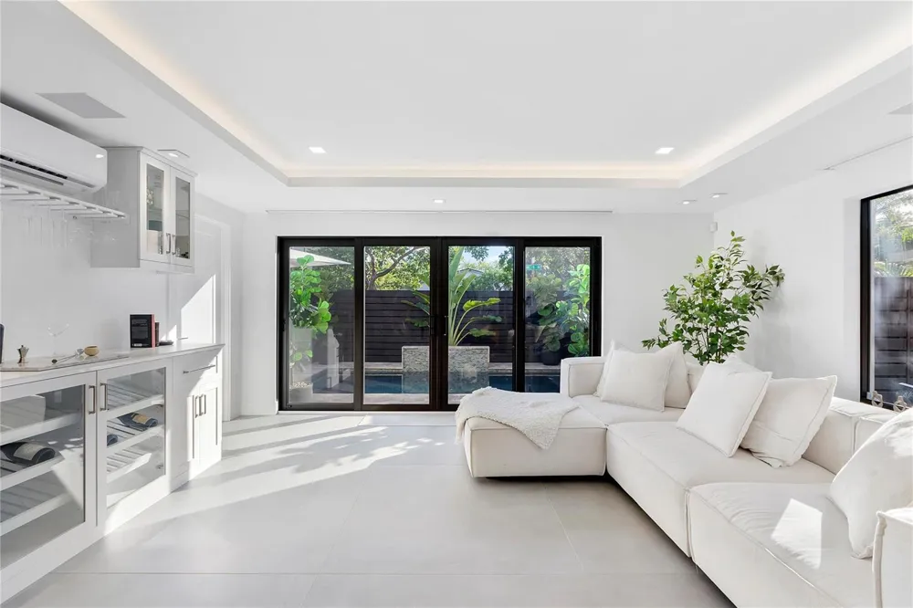 500 NE 14th Avenue Fort Lauderdale, FL 33301