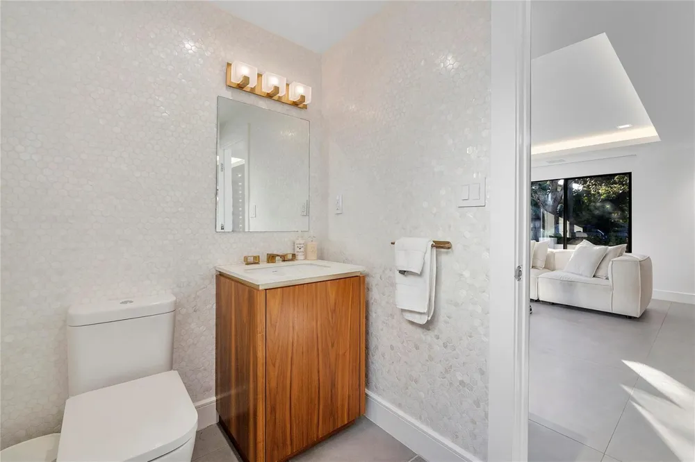 500 NE 14th Avenue Fort Lauderdale, FL 33301