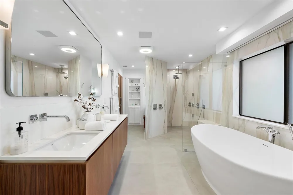 500 NE 14th Avenue Fort Lauderdale, FL 33301