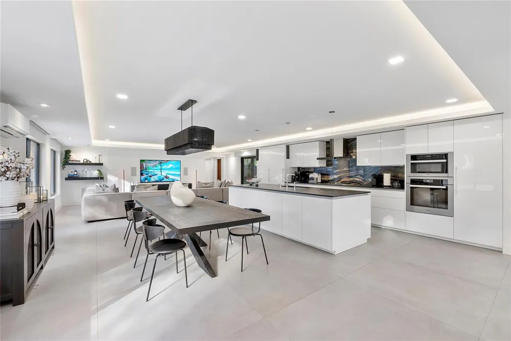 500 NE 14th Avenue Fort Lauderdale, FL 33301