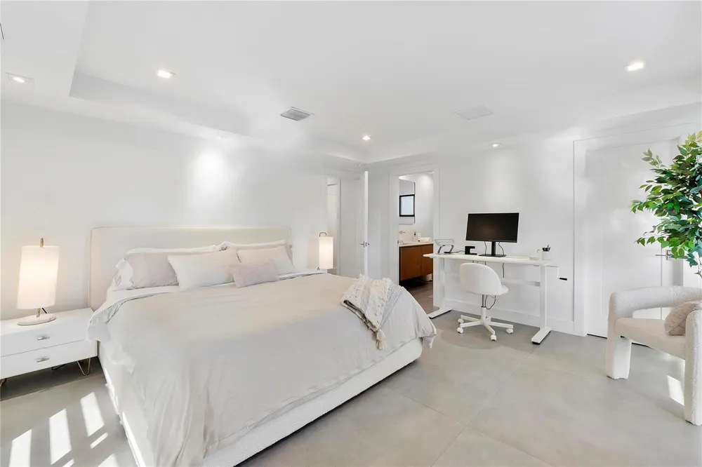 500 NE 14th Avenue Fort Lauderdale, FL 33301