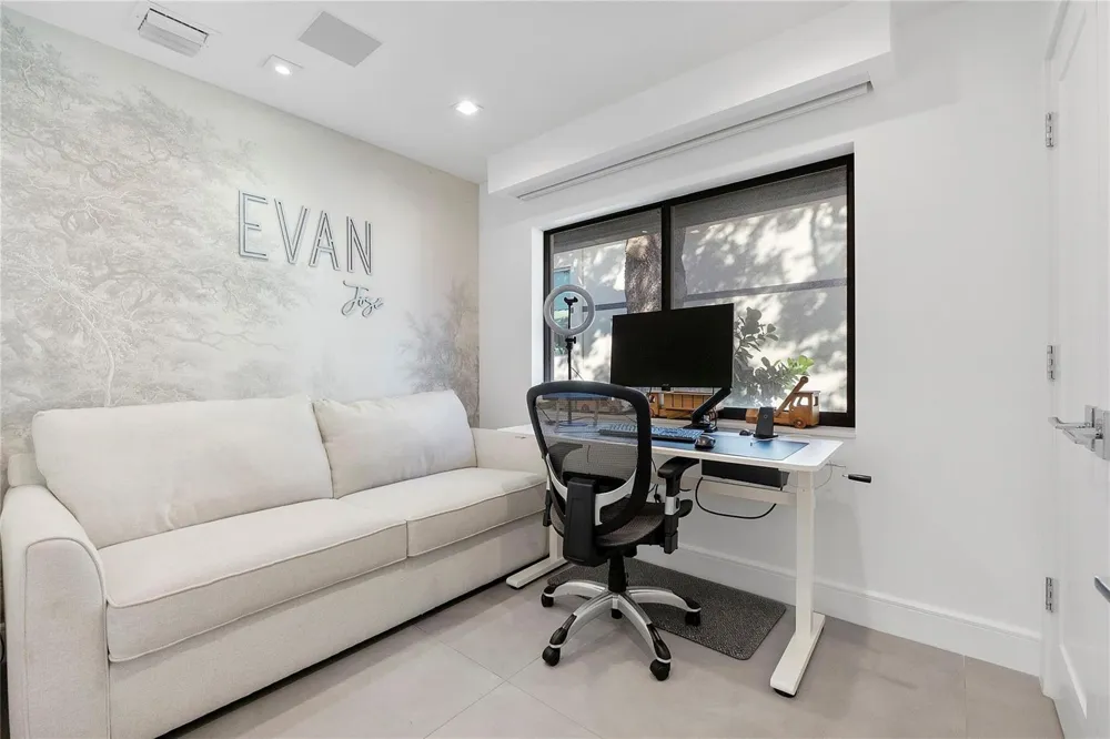 500 NE 14th Avenue Fort Lauderdale, FL 33301