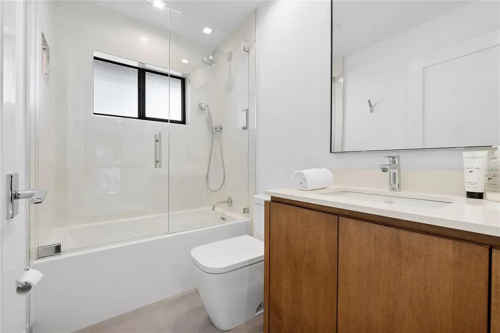 500 NE 14th Avenue Fort Lauderdale, FL 33301