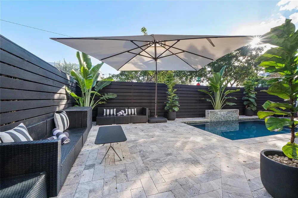 500 NE 14th Avenue Fort Lauderdale, FL 33301
