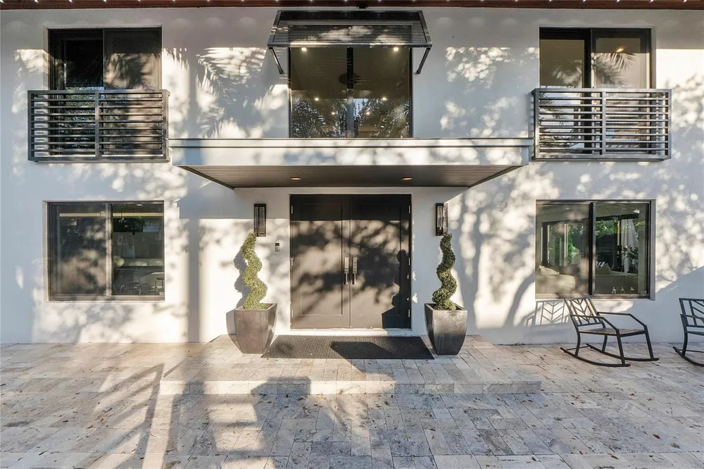 500 NE 14th Avenue Fort Lauderdale, FL 33301