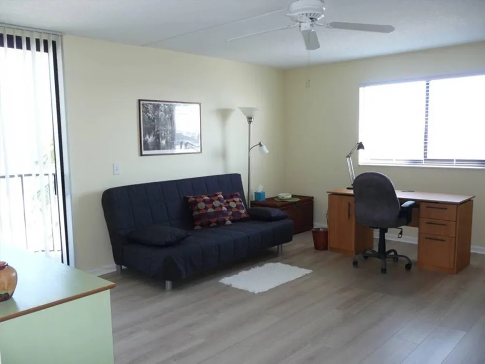 1202 S Lake Drive #502 Lantana, FL 33462