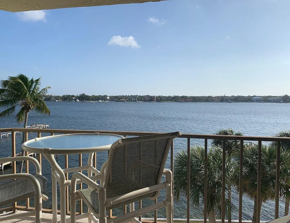 1202 S Lake Drive #502 Lantana, FL 33462