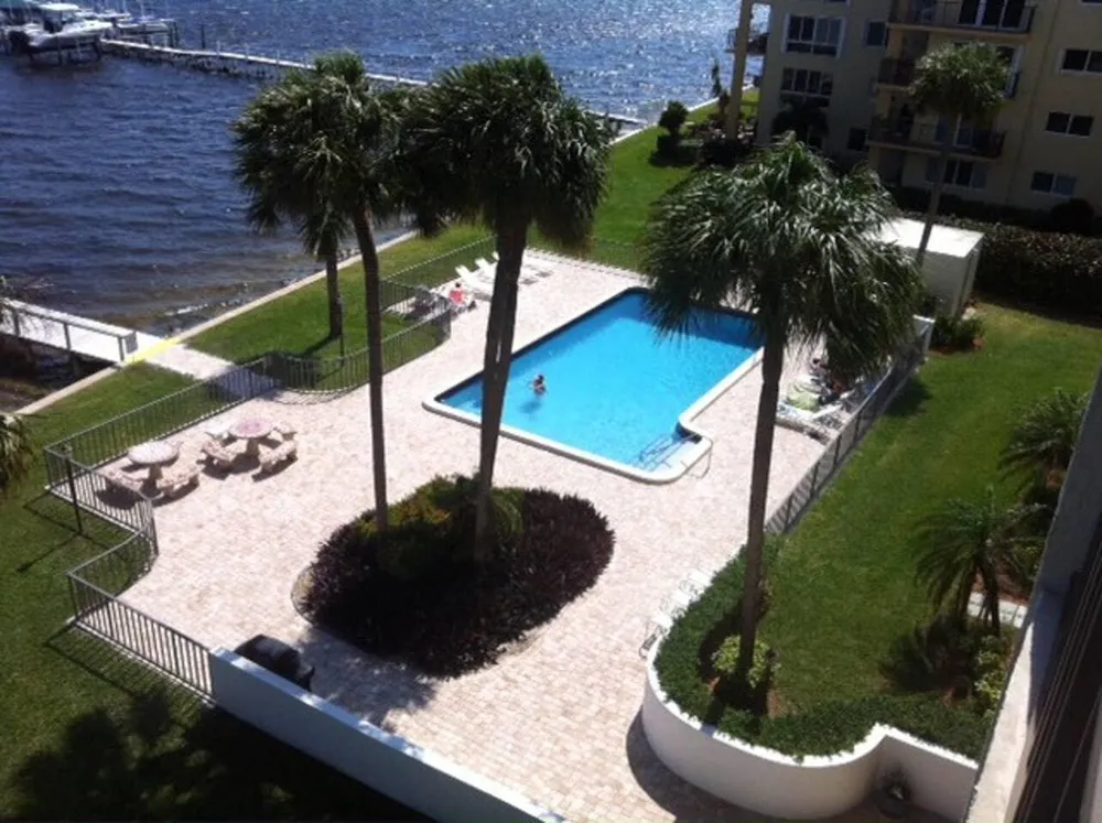 1202 S Lake Drive #502 Lantana, FL 33462