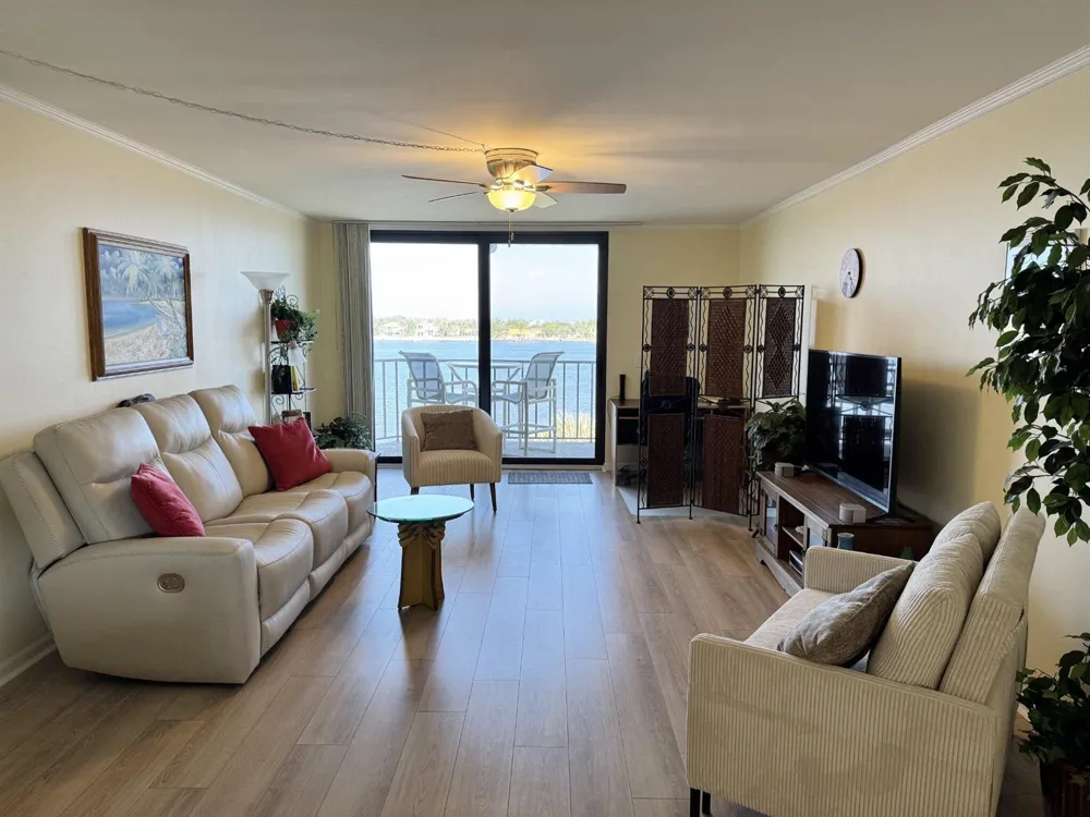 1202 S Lake Drive #502 Lantana, FL 33462