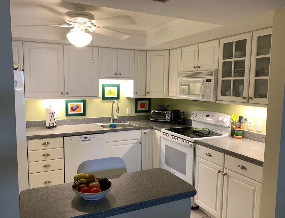 1202 S Lake Drive #502 Lantana, FL 33462