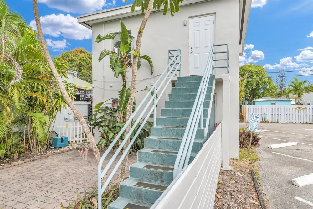 820 Dixie Highway #4 