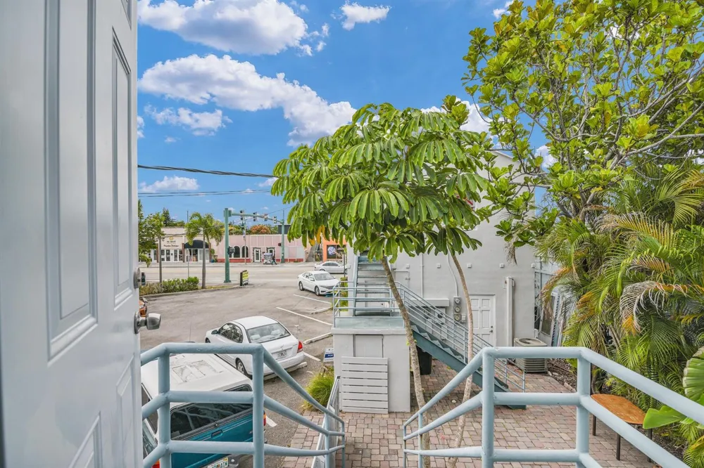 820 Dixie Highway #4 