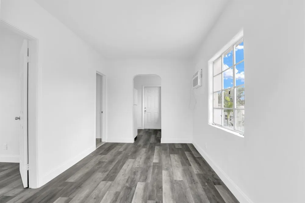 820 Dixie Highway #4 