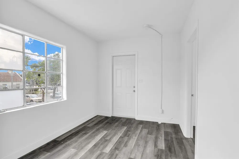 820 Dixie Highway #4 