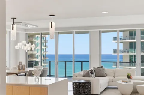3100 Ocean Drive #P-1202