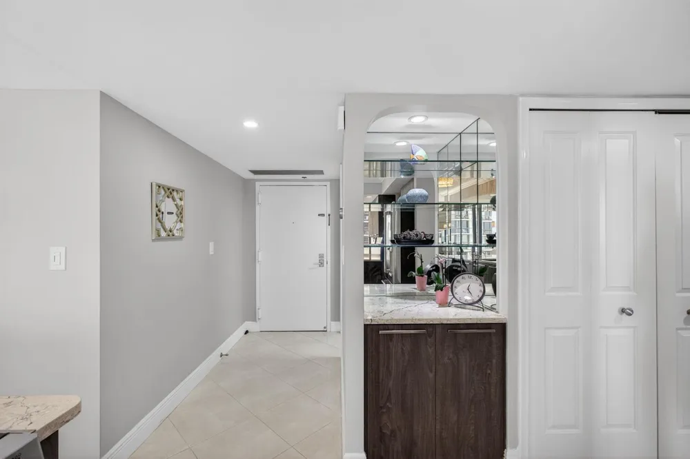 4200 Ocean Drive #2-803 Riviera Beach, FL 33404