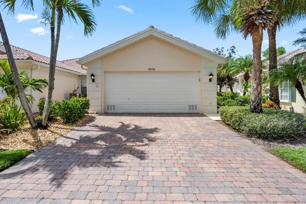 8558 SE Retreat Drive Hobe Sound, FL 33455