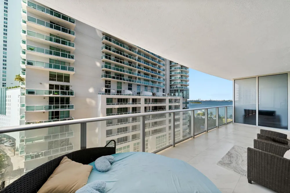 488 NE 18th Street #905 Miami, FL 33132