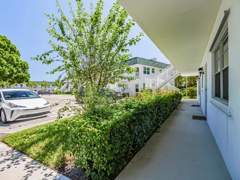 2800 Indian River Boulevard #4r