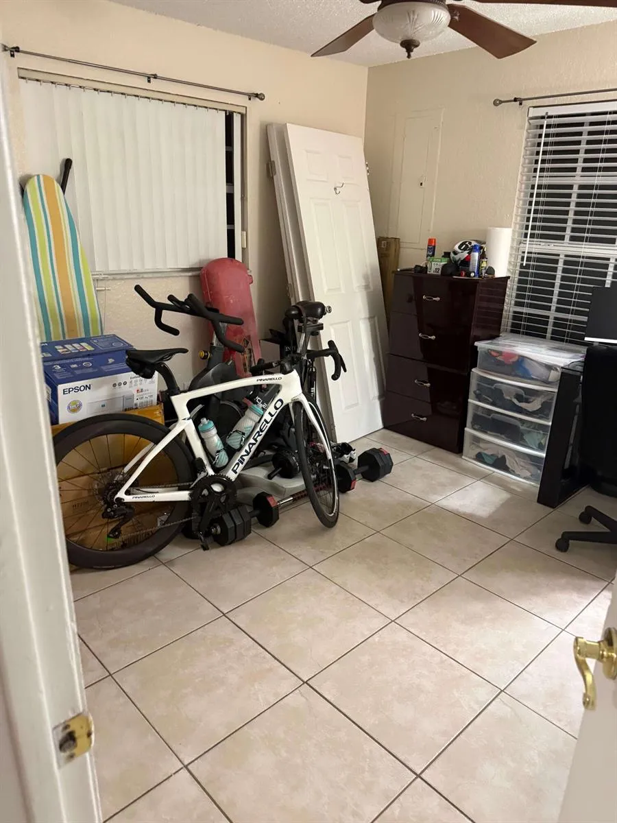 4403 Anna Lane Palm Springs, FL 33406
