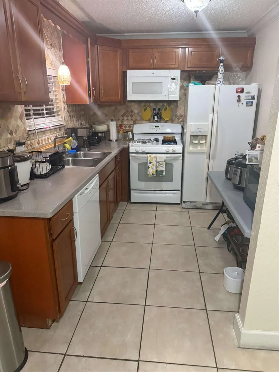 4403 Anna Lane Palm Springs, FL 33406