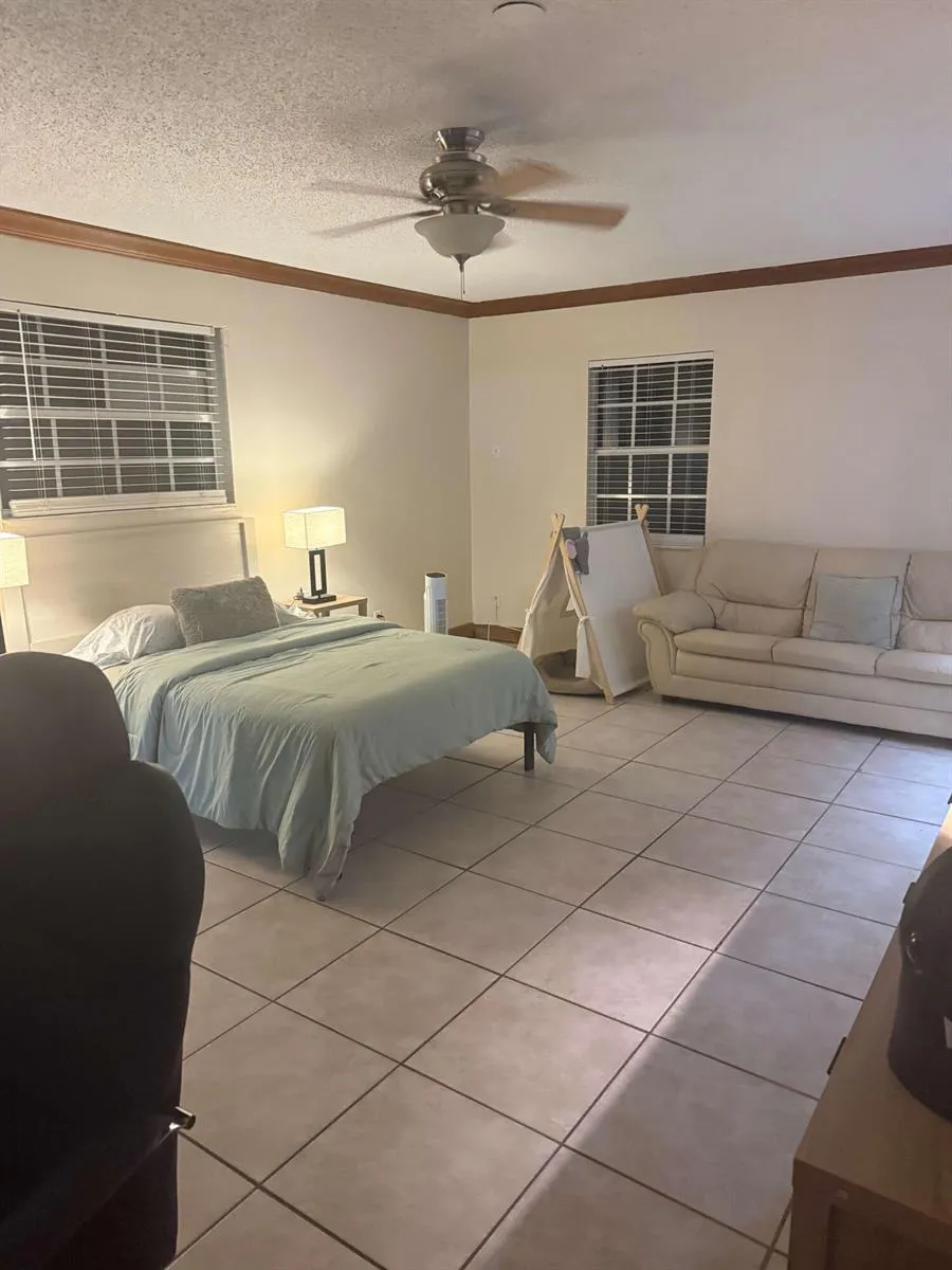 4403 Anna Lane Palm Springs, FL 33406