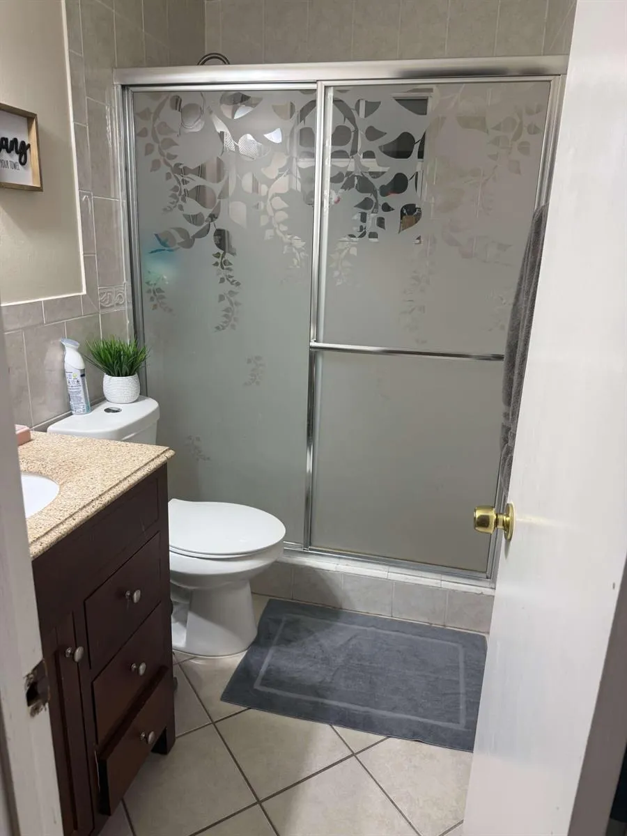 4403 Anna Lane Palm Springs, FL 33406