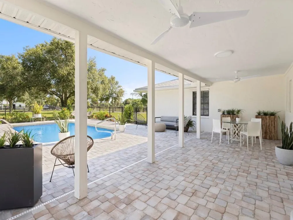 8530 8th Street Vero Beach, FL 32968