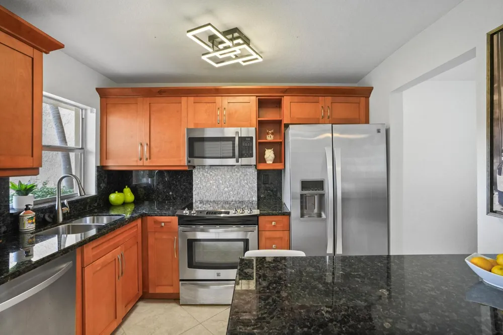 2781 Pine Island Road #112 Sunrise, FL 33322
