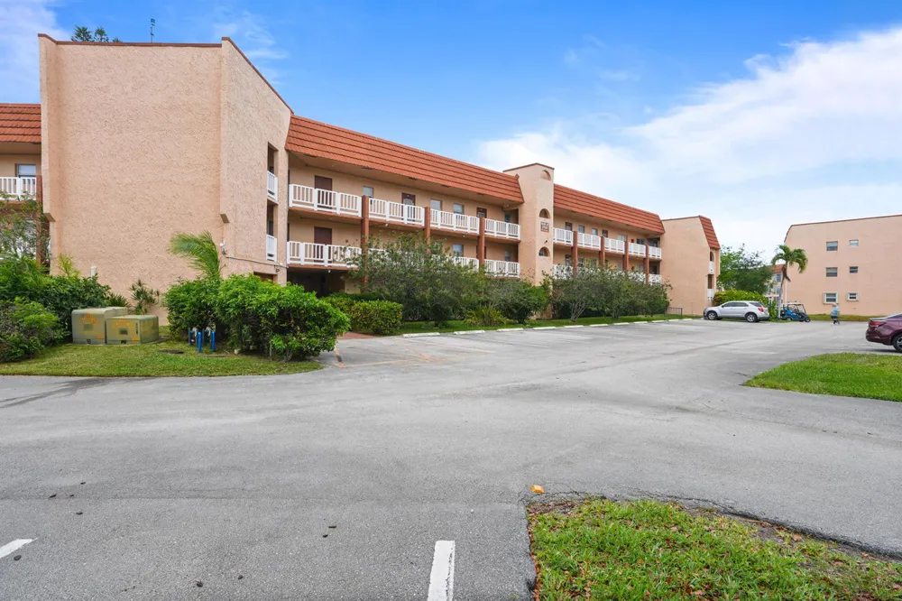 2781 Pine Island Road #112 Sunrise, FL 33322