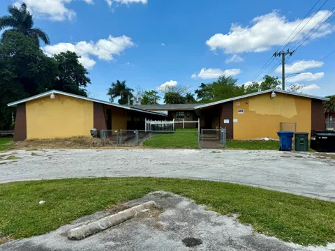 601 W Canal St Street