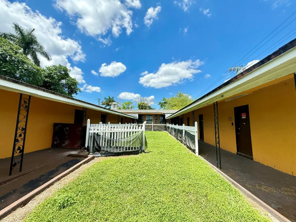 601 W Canal St Street Belle Glade, FL 33430