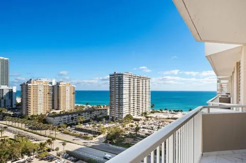 1985 S Ocean Drive #16b