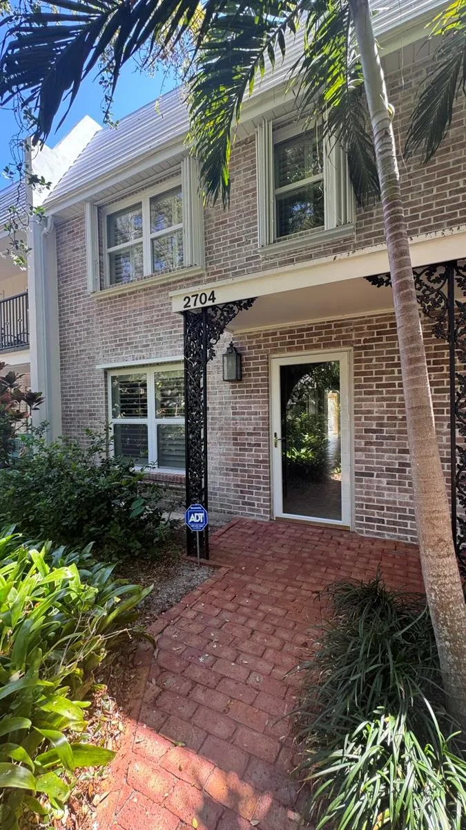 2704 Cardinal Drive Vero Beach, FL 32963