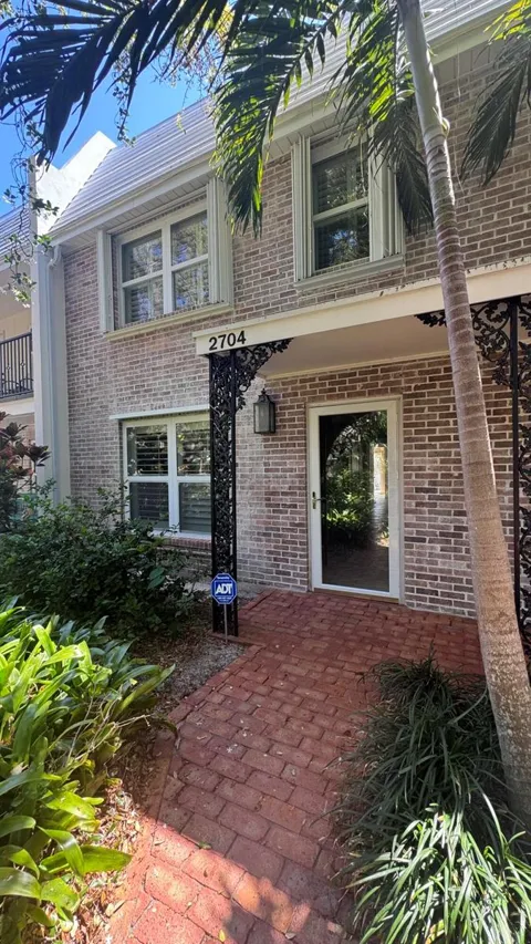 2704 Cardinal Drive