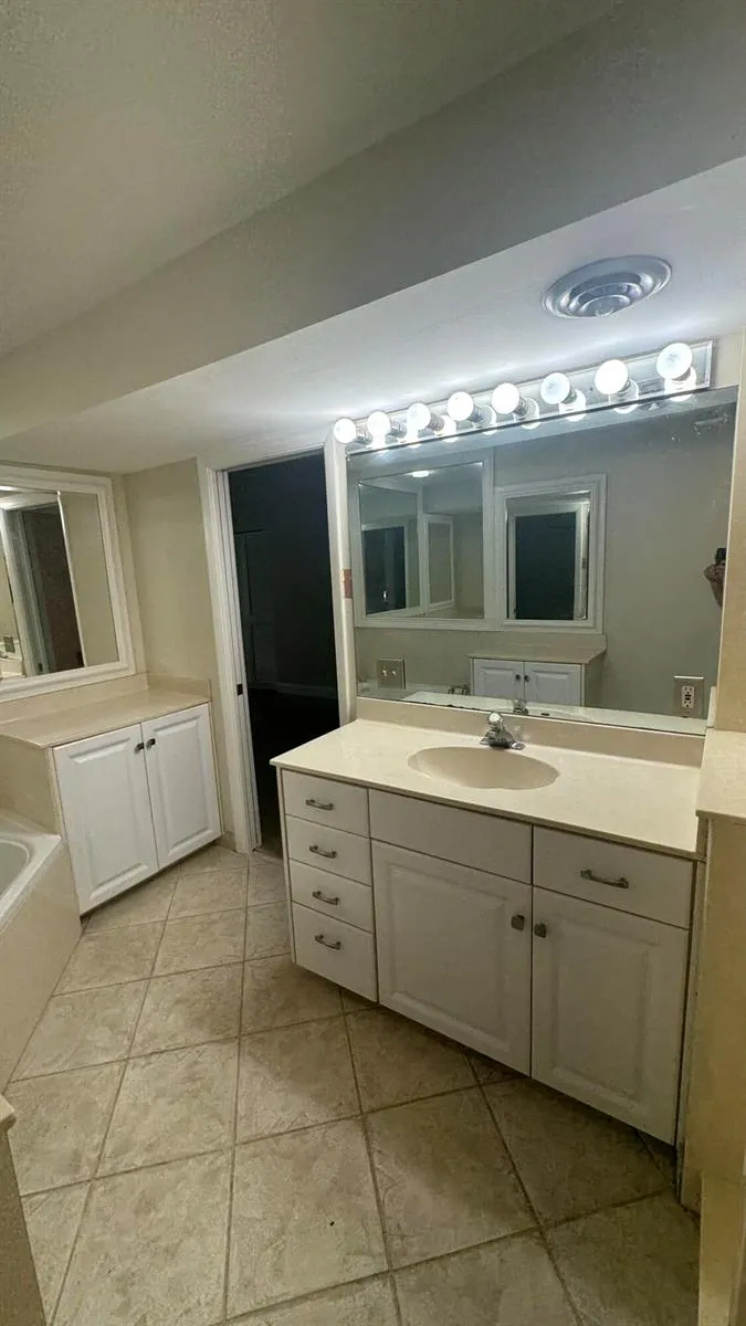 2704 Cardinal Drive Vero Beach, FL 32963