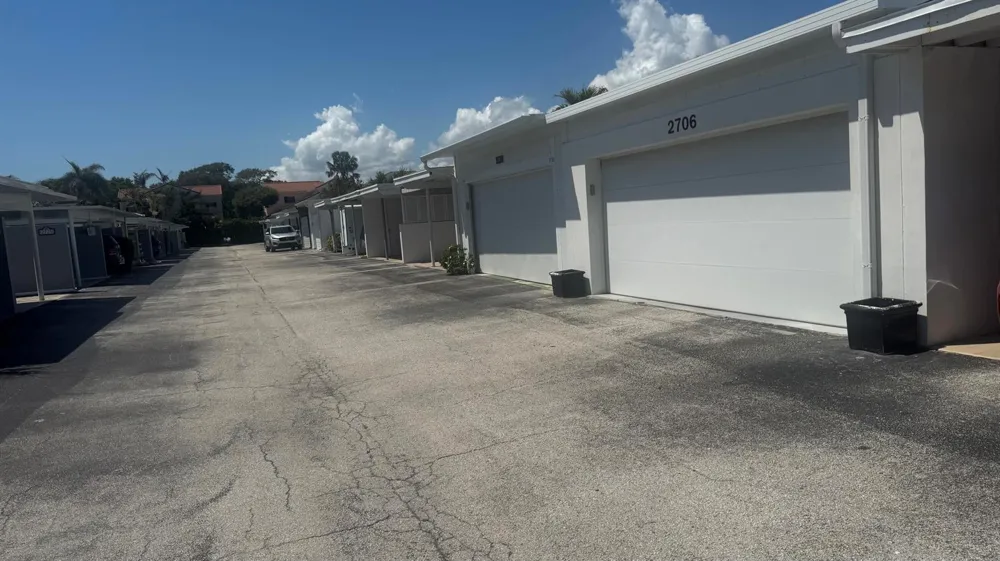 2704 Cardinal Drive Vero Beach, FL 32963