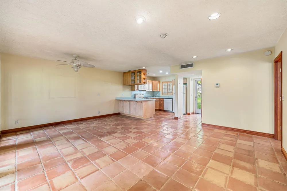 752 Lori Drive #219 Palm Springs, FL 33461