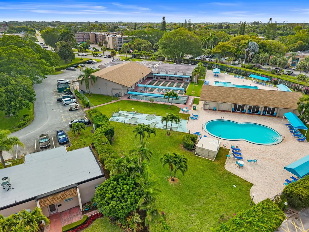 752 Lori Drive #219 Palm Springs, FL 33461
