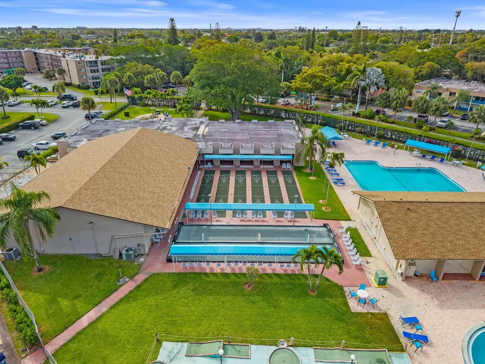 752 Lori Drive #219 Palm Springs, FL 33461