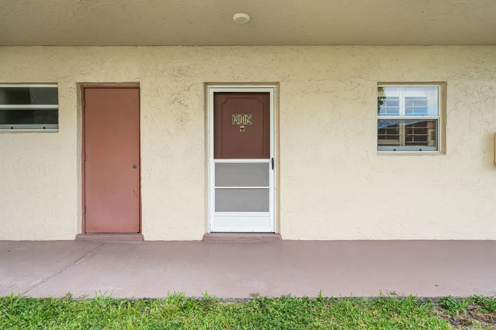 752 Lori Drive #219 Palm Springs, FL 33461
