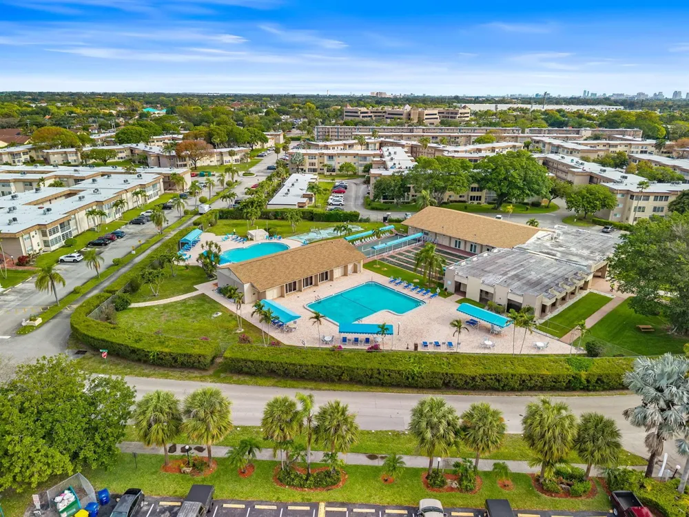 752 Lori Drive #219 Palm Springs, FL 33461