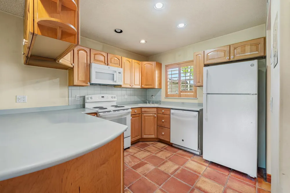 752 Lori Drive #219 Palm Springs, FL 33461
