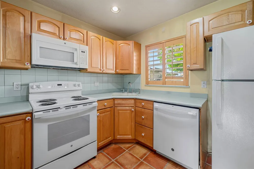 752 Lori Drive #219 Palm Springs, FL 33461