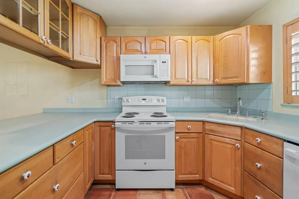 752 Lori Drive #219 Palm Springs, FL 33461