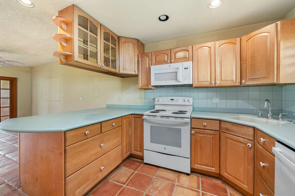 752 Lori Drive #219 Palm Springs, FL 33461