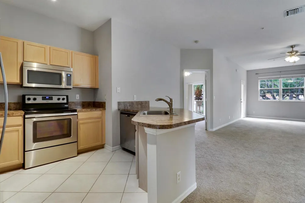 104 Lighthouse Circle #H Tequesta, FL 33469