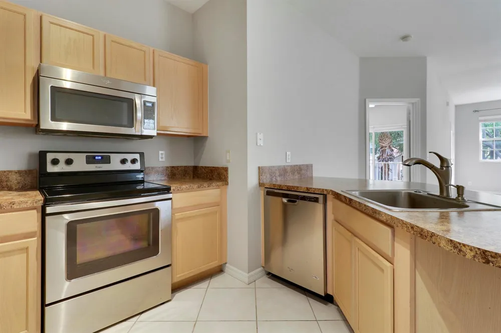 104 Lighthouse Circle #H Tequesta, FL 33469