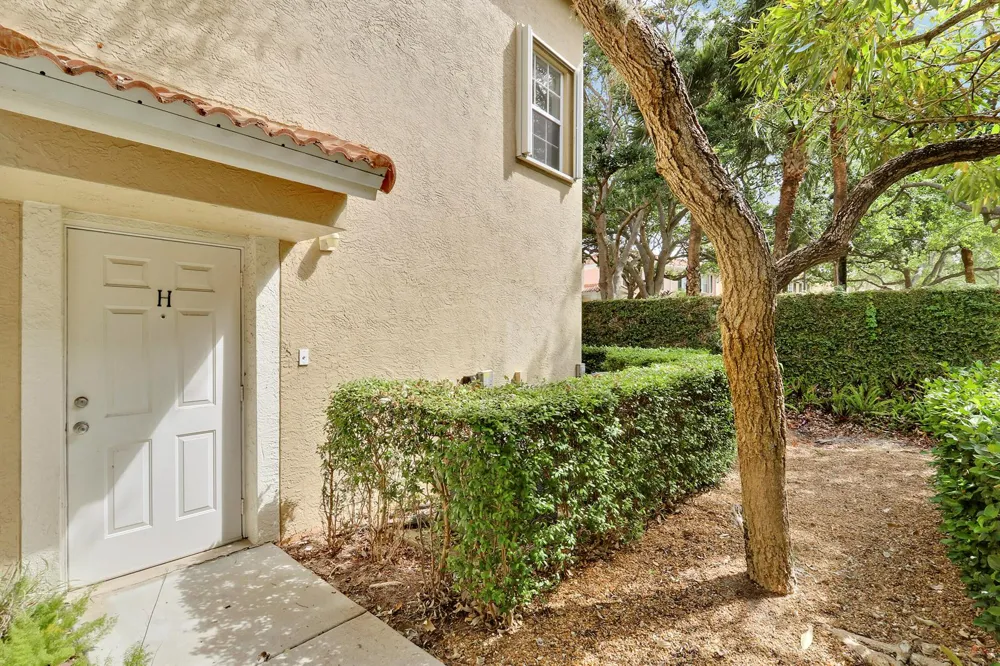 104 Lighthouse Circle #H Tequesta, FL 33469